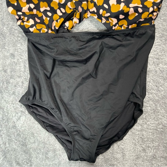 Beach Betty Slimming Control Cut Out Tie-Front One Piece Swimsuit Animal Sz 2X - Picture 4 of 16